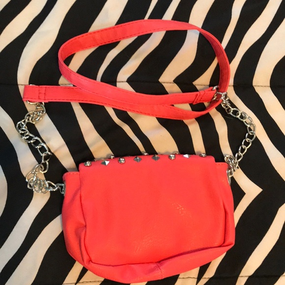 💥SALE💥 Studded Purse - Picture 4 of 7